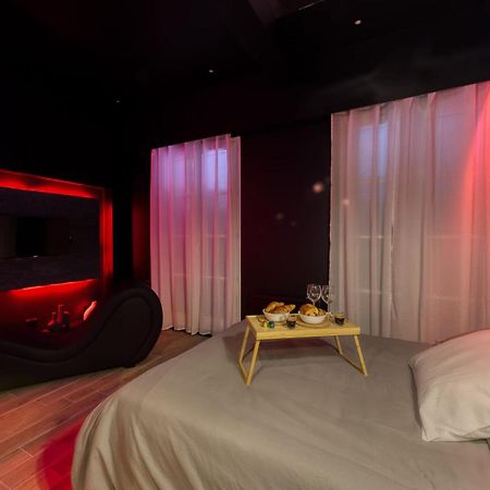 Suite Deluxe - Jacuzzi Melun Ngoại thất bức ảnh