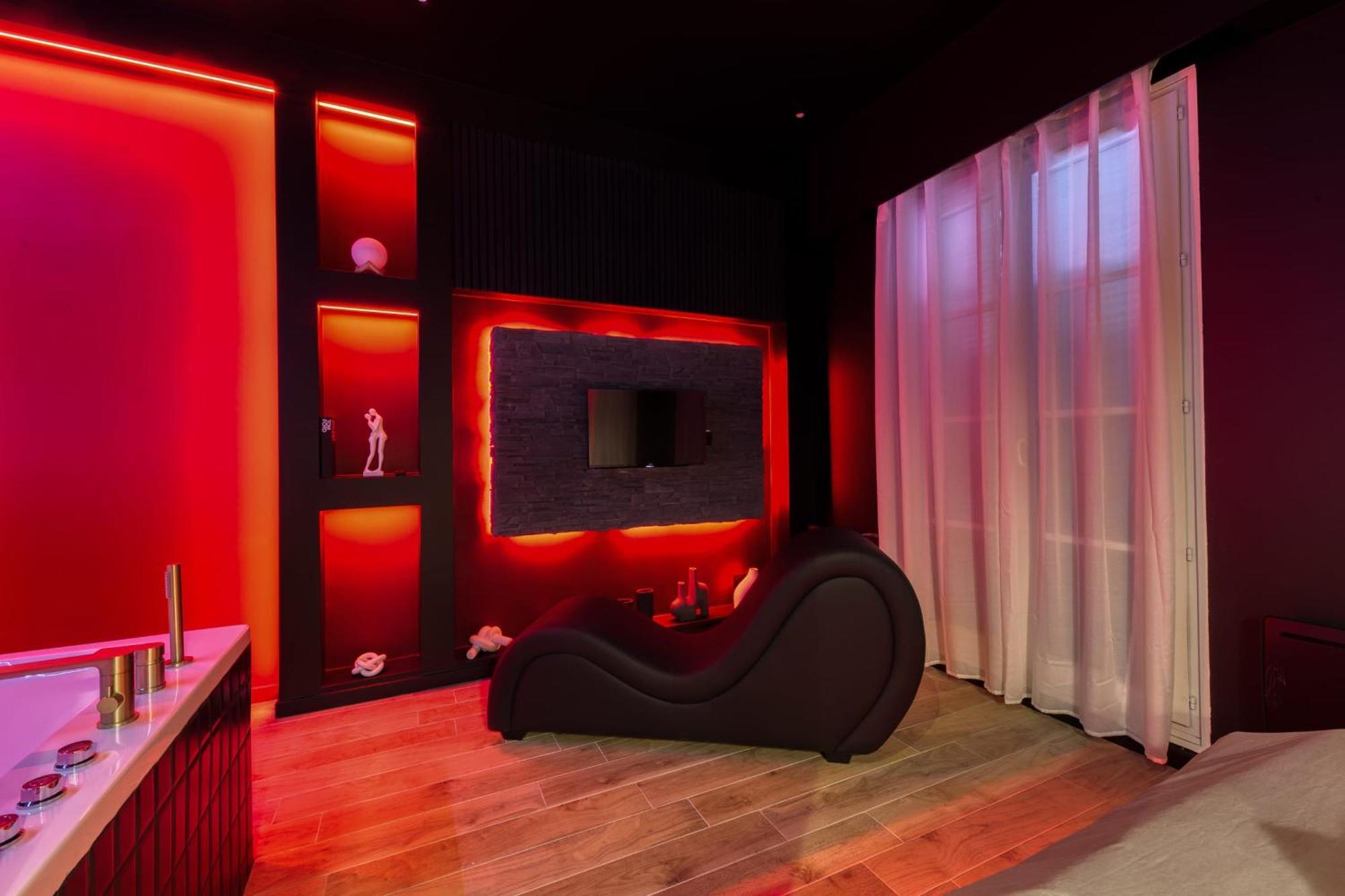 Suite Deluxe - Jacuzzi Melun Ngoại thất bức ảnh