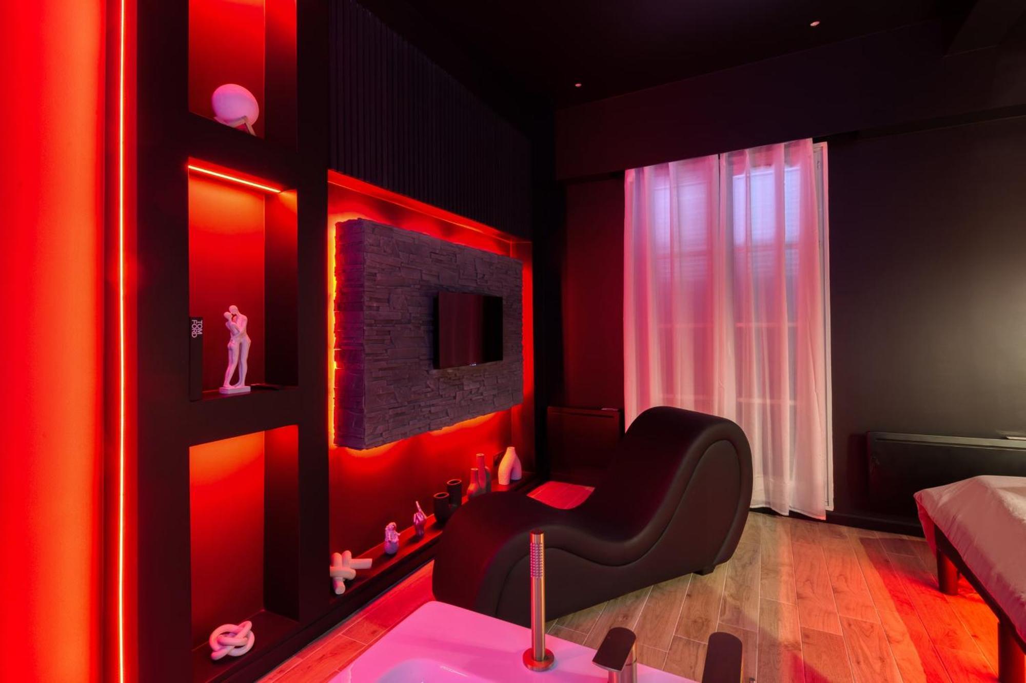 Suite Deluxe - Jacuzzi Melun Ngoại thất bức ảnh
