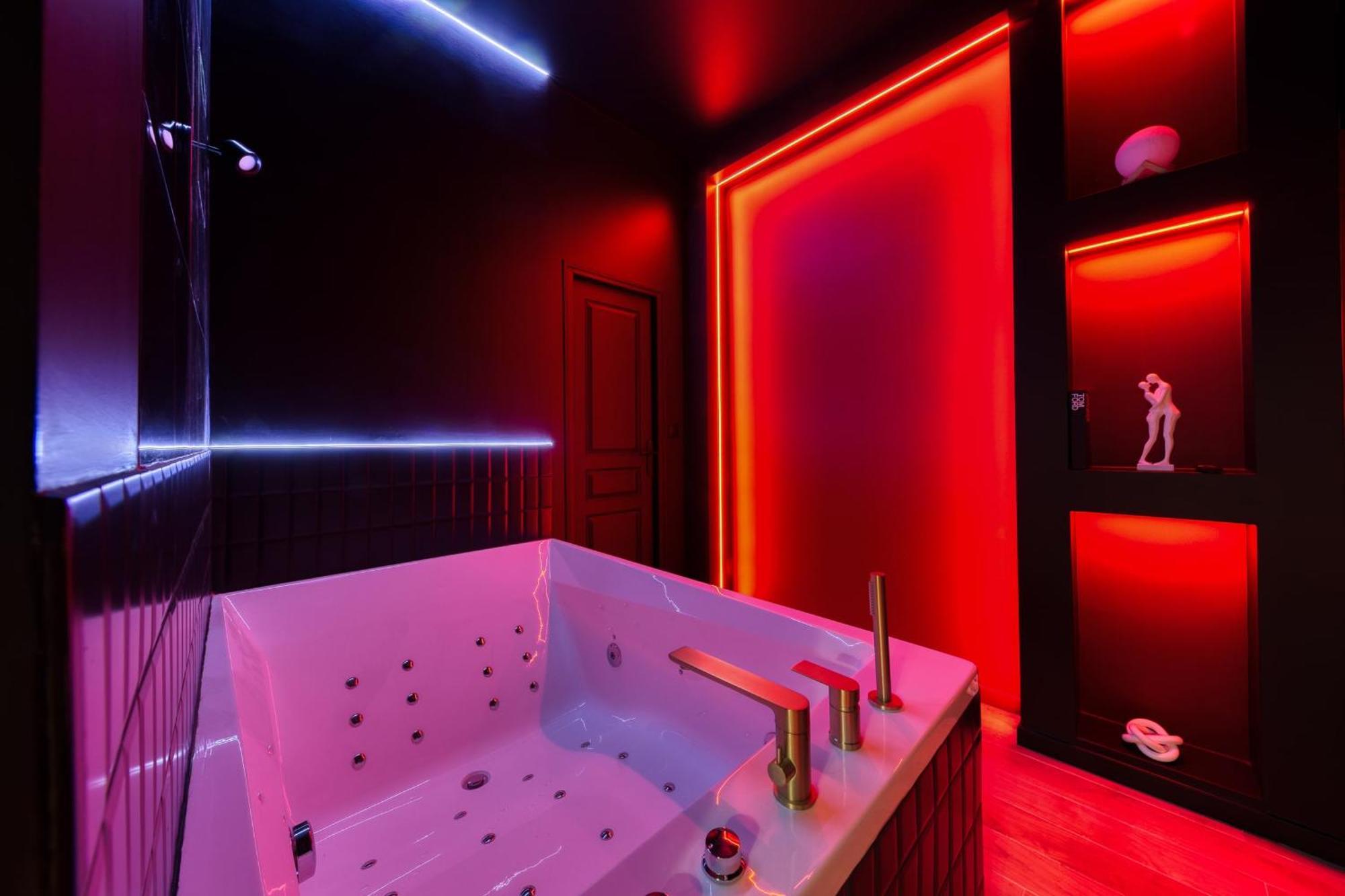 Suite Deluxe - Jacuzzi Melun Ngoại thất bức ảnh