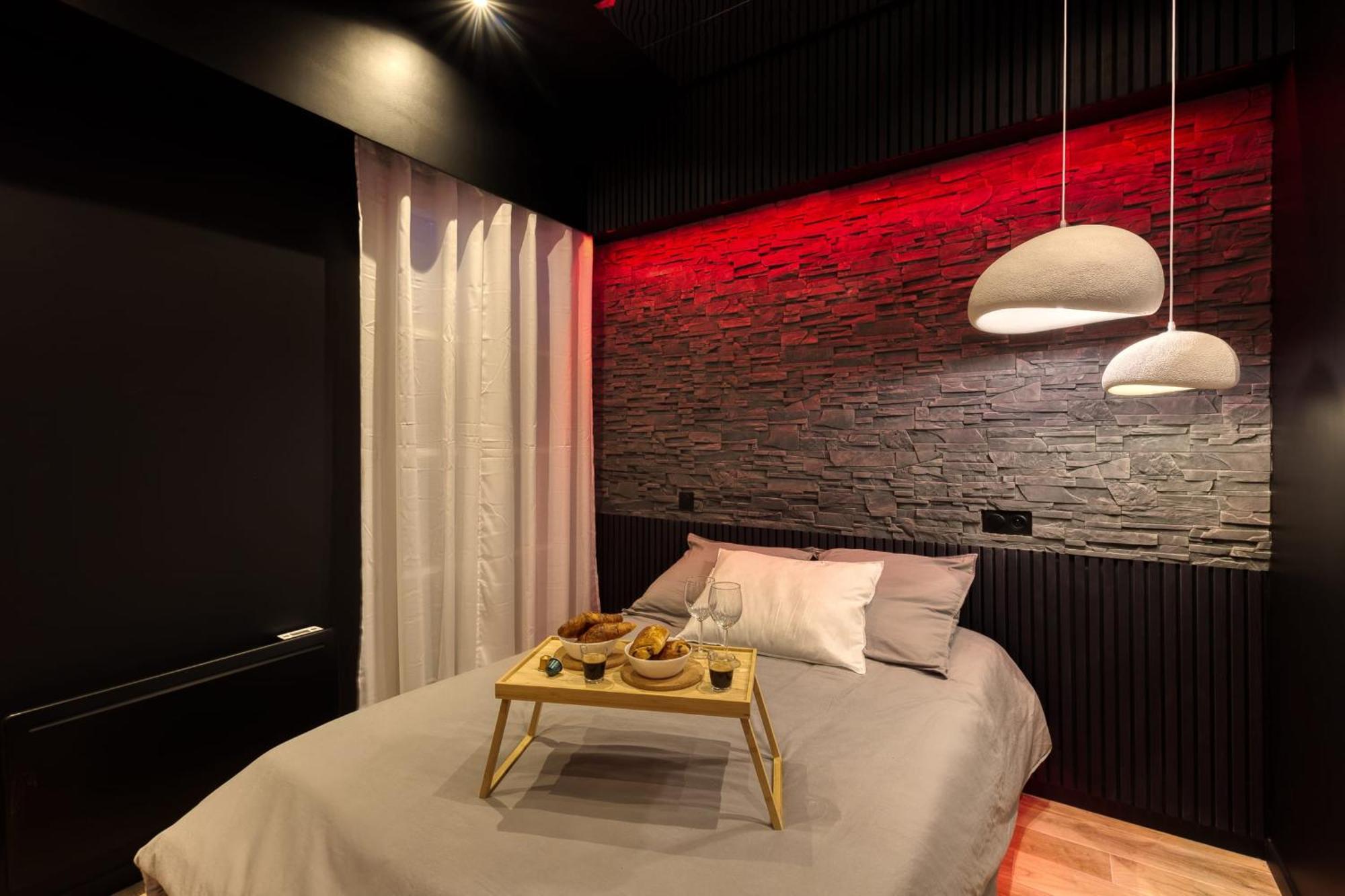 Suite Deluxe - Jacuzzi Melun Ngoại thất bức ảnh